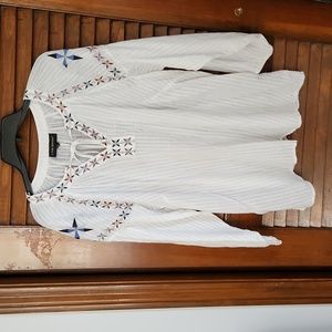 3/4 length spring shirt, by Lane Bryant, size 18/20. Great condition,  like new.